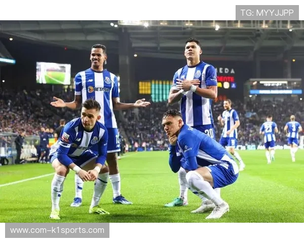 波尔图与曼联四次对决难分高下 葡超豪门客场曾三球逼平