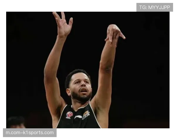 布罗金顿身体对抗优势明显 辽宁锋线防守硬度获直接补强